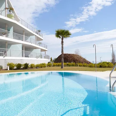 El Higueron. South Beach 4. 3 Bedrooms, Sea Views, Terrace And Pool Lejlighed