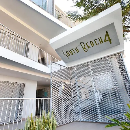 El Higueron. South Beach 4. 3 Bedrooms, Sea Views, Terrace And Pool