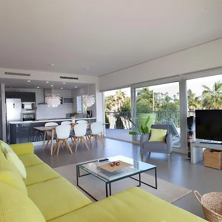 Apartment El Higueron. South Beach 4. 3 Bedrooms, Sea Views, Terrace And Pool Benalmadena